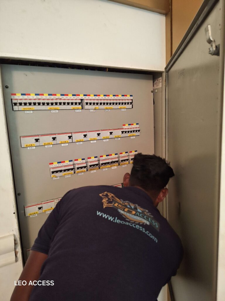 Electrical Handyman Services in Dubai | Leoaccess